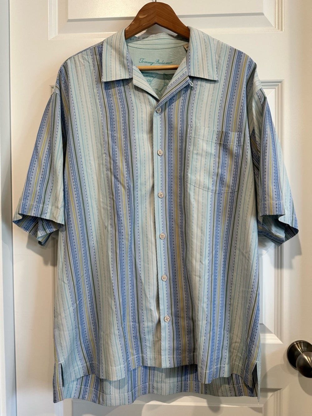 Tommy Bahama 100% Silk Camp Shirt - EUC